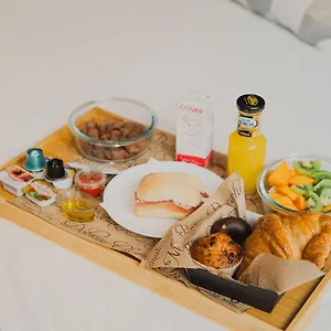 Welldone Quality - Crystal Pool Hotel Séville