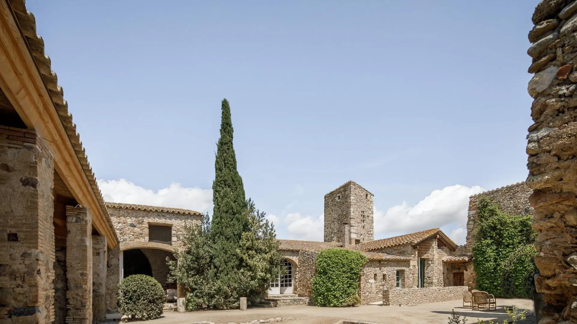 Hotel Castell De Vallgornera Peralada